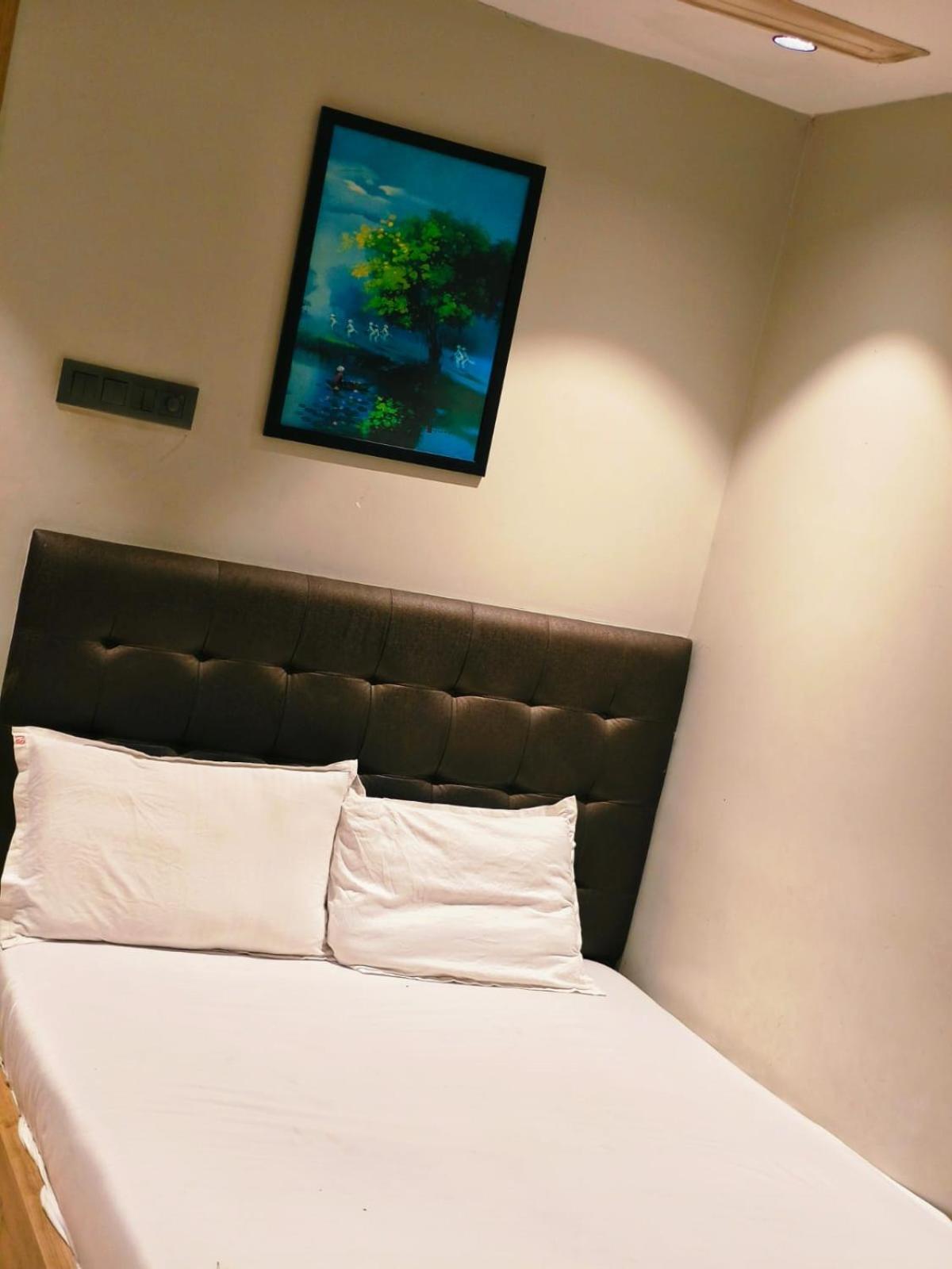 Hotel Sunrise Residency Bombay Esterno foto